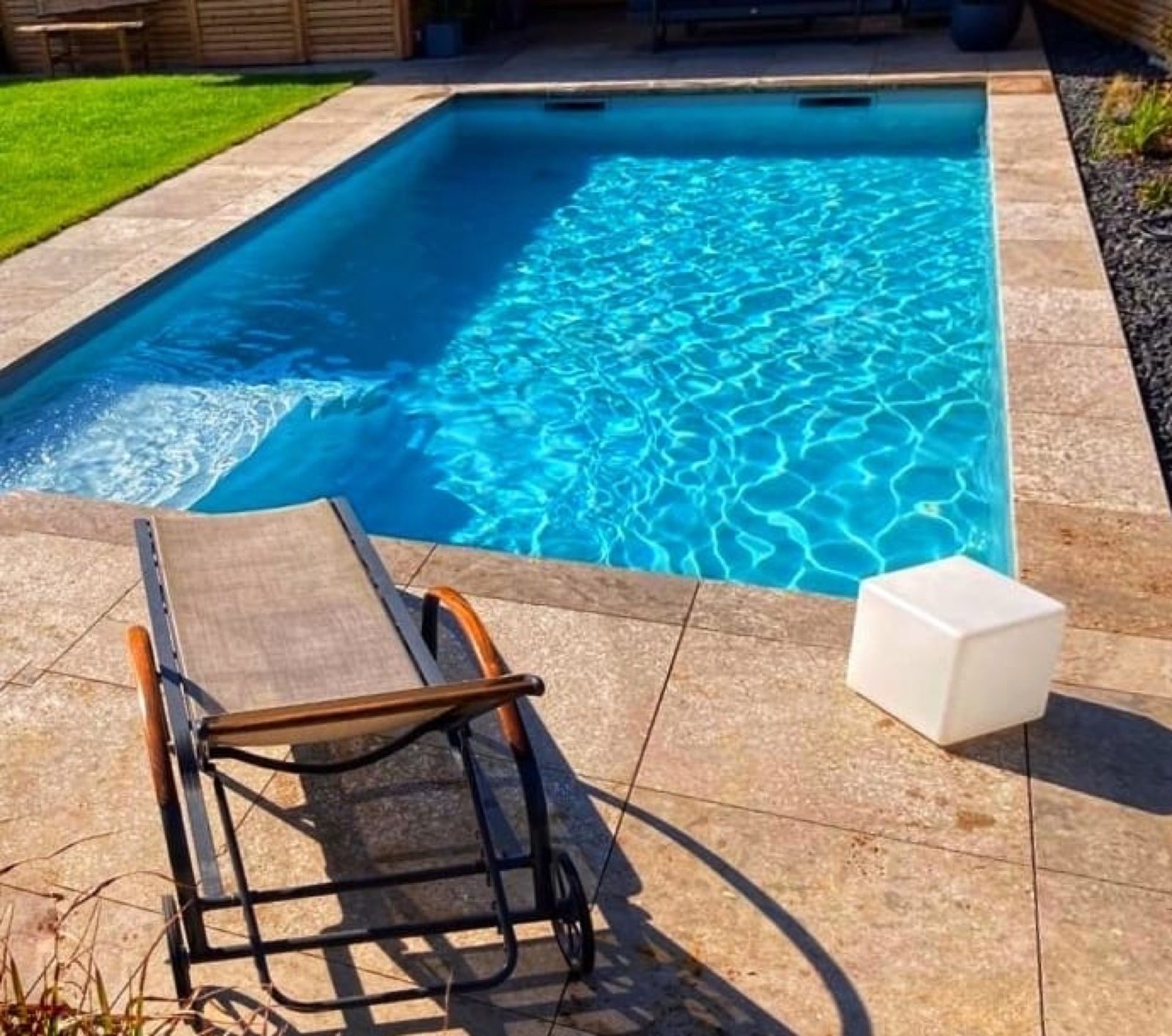 Individuell geplanter Pool nach Maß von Fuchs Pools in Niederbayern